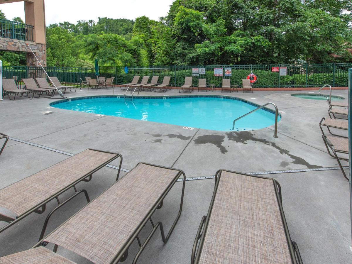 City Bear, 2Br, Pool, Spa, Downtown Gatlinburg, Sleeps 6 Apartment Ngoại thất bức ảnh